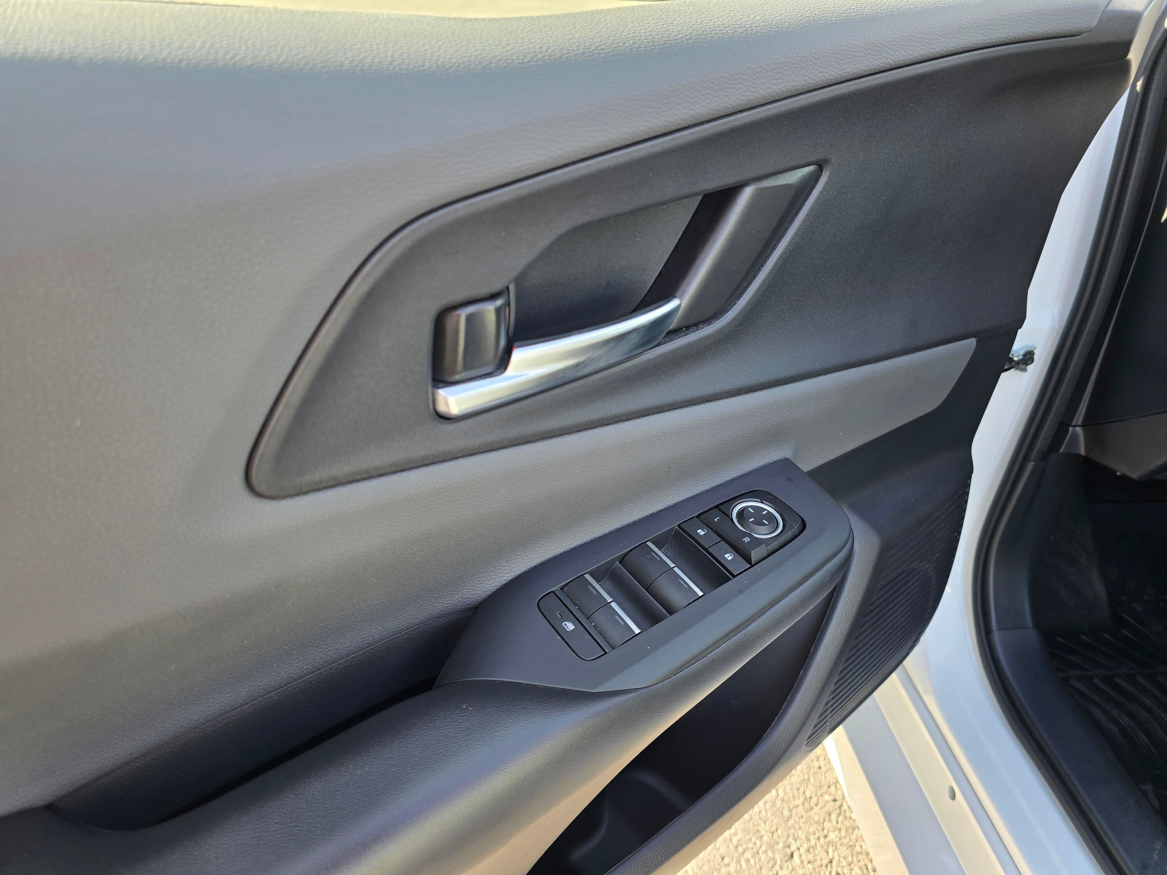 Certified 2025 Toyota Prius XLE FWD image 19