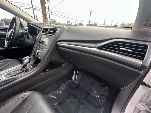 Used 2013 Ford Fusion Titanium image 16