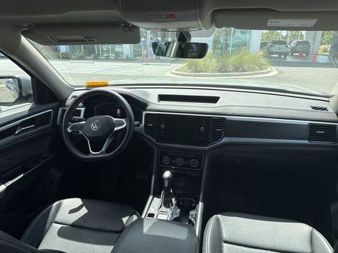 Used 2023 Volkswagen Atlas SE image 12