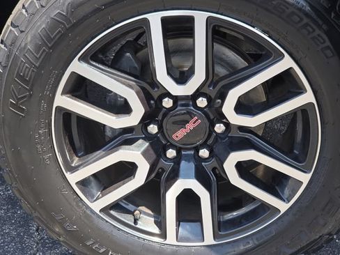 Used 2020 GMC Sierra 1500 AT4 w/ AT4 Premium Package AWD/4WD image 13