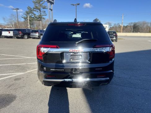 Used 2023 GMC Acadia Denali w/ Black Diamond Edition image 5
