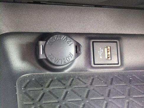 Used 2025 Toyota RAV4 XLE Premium image 21