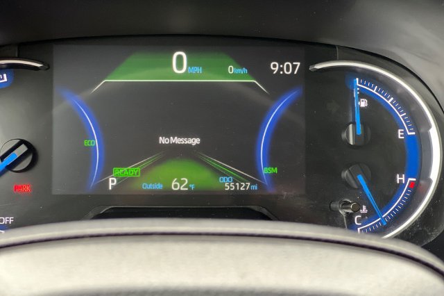 Used 2025 Toyota RAV4 XLE AWD/4WD image 32
