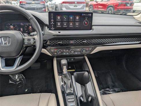 Used 2023 Honda Accord Touring image 18