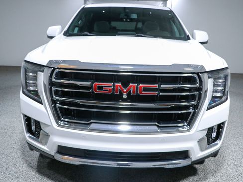 Used 2022 GMC Yukon XL SLT w/ SLT Premium Package RWD image 4