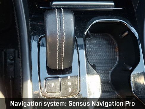 Used 2022 Volvo XC40 P8 Recharge Ultimate image 16