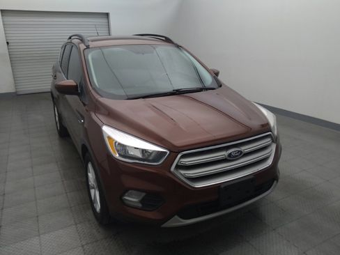 Used 2018 Ford Escape SE FWD image 14