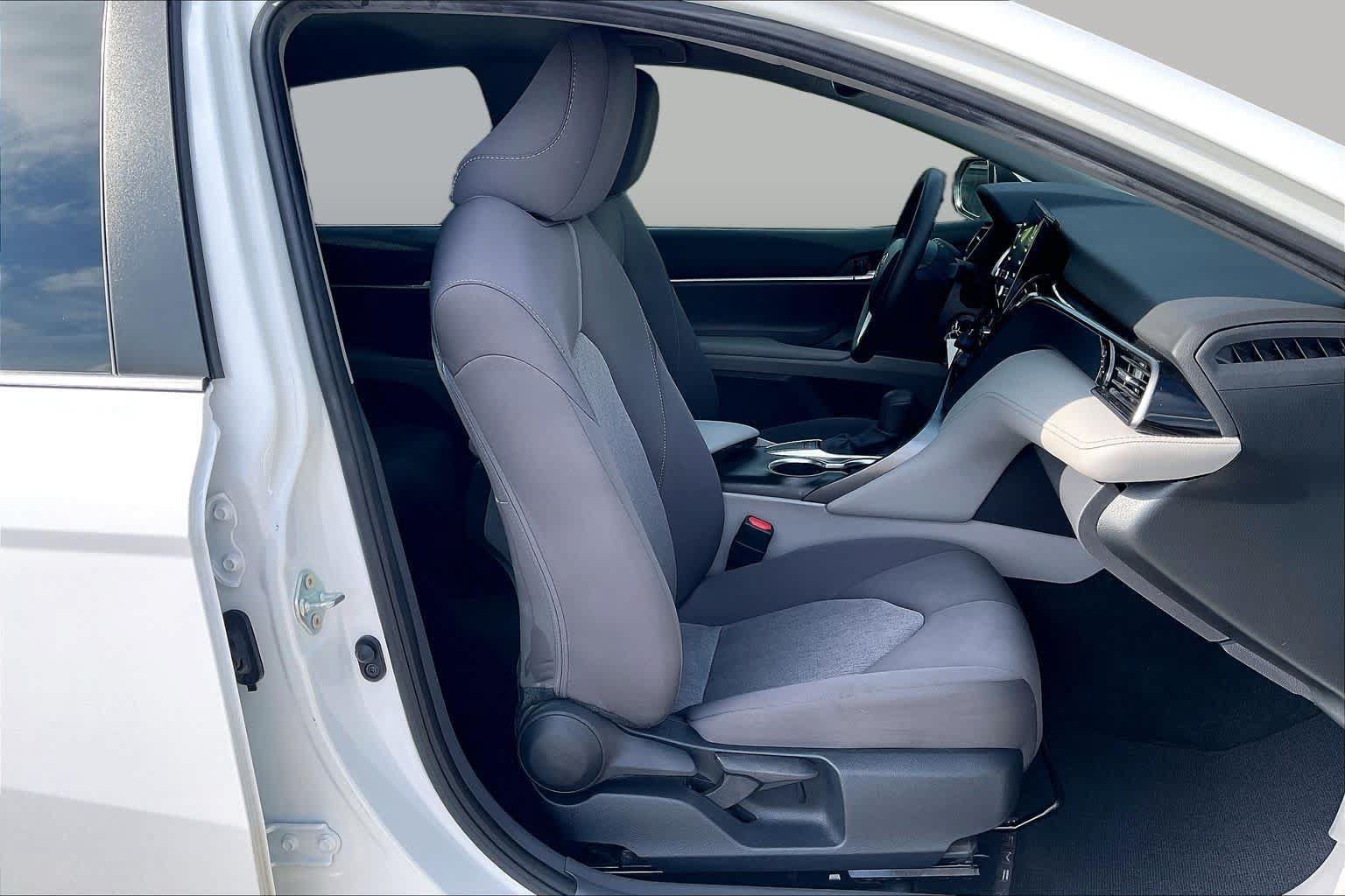 Used 2023 Toyota Camry LE FWD image 9