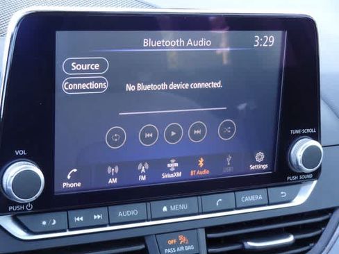 Used 2025 Nissan Altima 2.5 SV FWD image 21