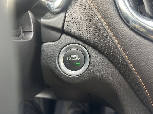 Used 2024 Chevrolet Equinox Premier image 34