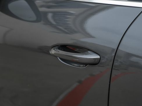 Used 2020 Porsche Cayenne image 42