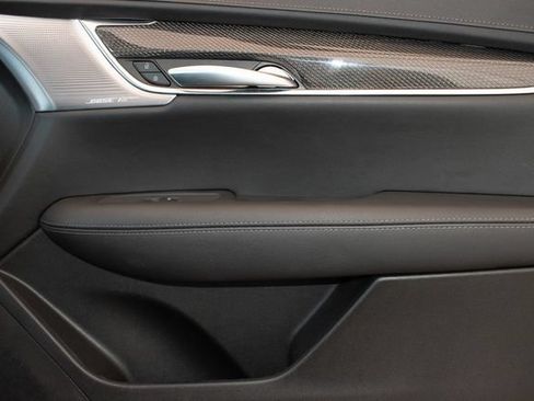 Used 2025 Cadillac XT5 Sportv w/ Technology Package AWD/4WD image 11