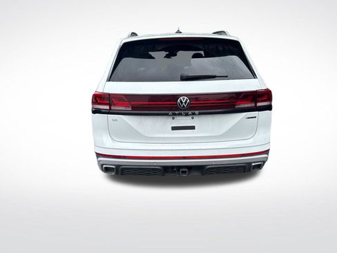 Certified 2025 Volkswagen Atlas Peak Edition SE AWD/4WD image 4