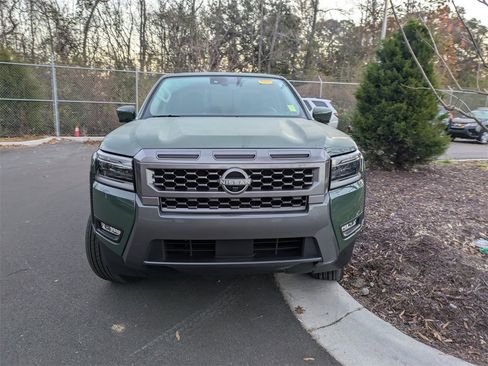 Used 2025 Nissan Frontier SL image 2