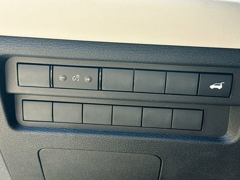 Used 2024 Mitsubishi Outlander SEL FWD image 11