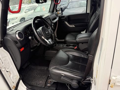 Used 2016 Jeep Wrangler Unlimited Rubicon image 6