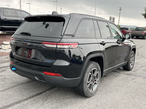 Used 2023 Jeep Grand Cherokee Trailhawk w/ Luxury Tech Group III AWD/4WD image 5