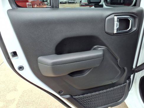 Used 2026 Jeep Wrangler Unlimited Sport AWD/4WD image 10