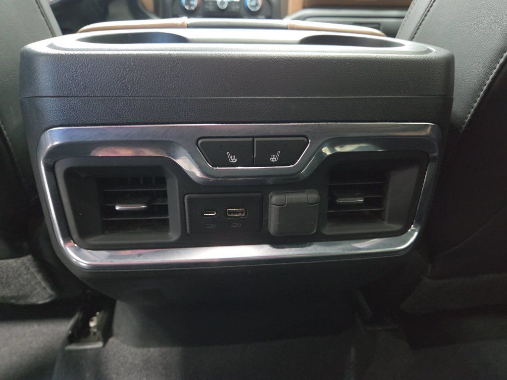 Used 2019 Chevrolet Silverado 1500 High Country w/ Technology Package AWD/4WD image 31