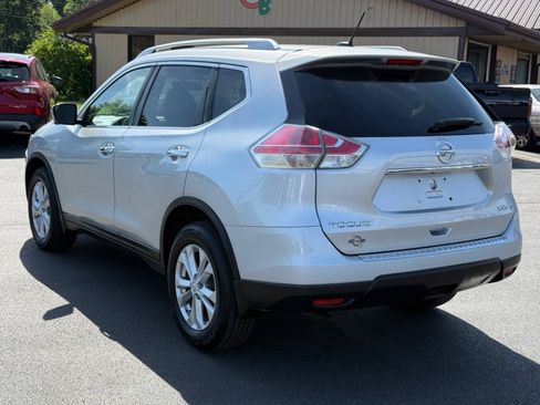 Used 2016 Nissan Rogue SV w/ SV Premium Package AWD/4WD image 6