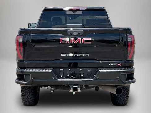 Used 2024 GMC Sierra 2500 AT4 w/ AT4 Premium Plus Package AWD/4WD image 6