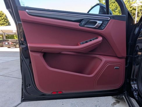 New 2026 Porsche Macan S image 13