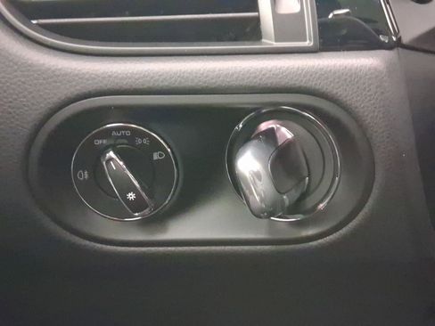 New 2026 Porsche Macan image 16