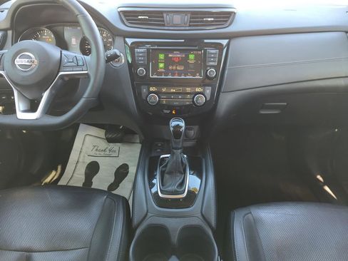 Used 2020 Nissan Rogue SL w/ Premium Package image 39