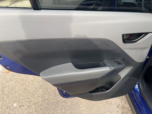 Used 2024 Subaru Crosstrek 2.0i Premium image 11