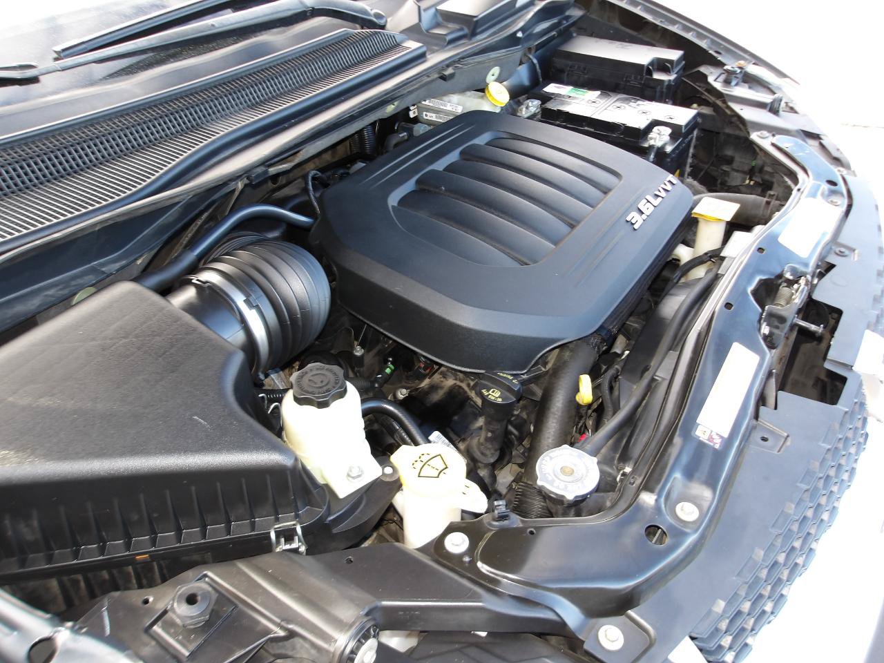 Used 2012 Dodge Grand Caravan SXT FWD image 21