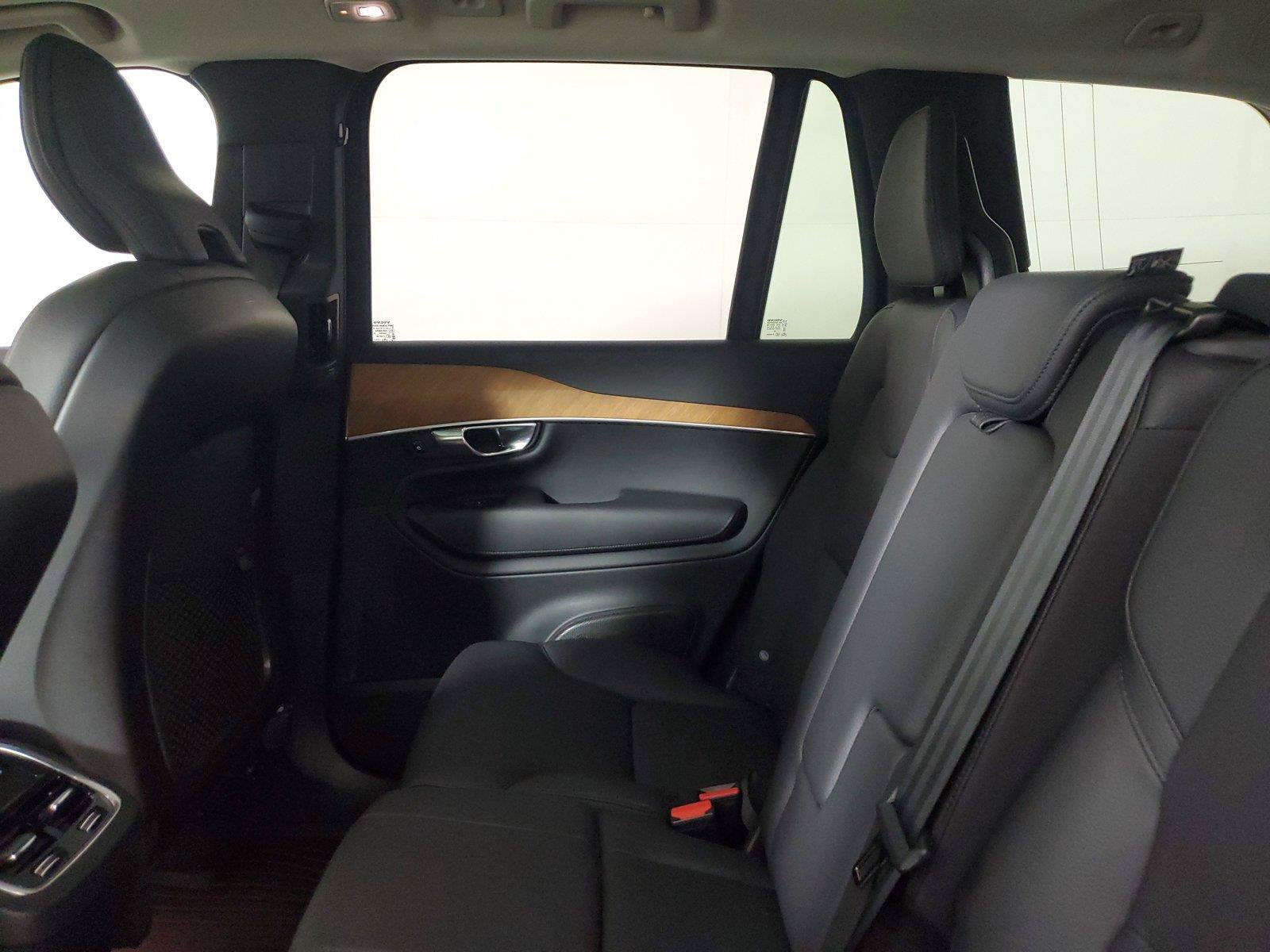 Used 2024 Volvo XC90 B6 Plus w/ Protection Package AWD/4WD image 12