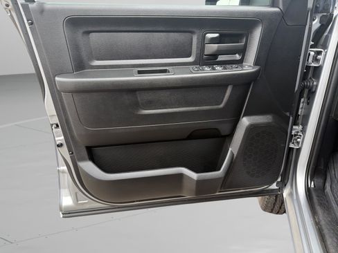 Used 2024 RAM 2500 Tradesman w/ Chrome Appearance Group image 19