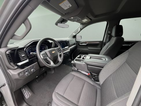 Used 2024 Chevrolet Silverado 1500 LT AWD/4WD image 31