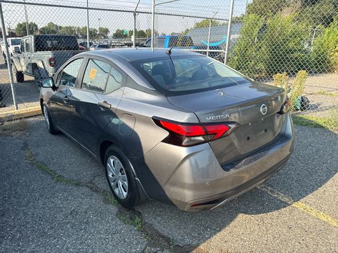Used 2020 Nissan Versa S FWD image 7