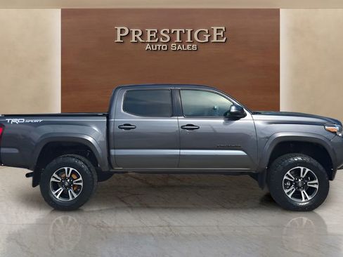 Used 2019 Toyota Tacoma TRD Sport image 13