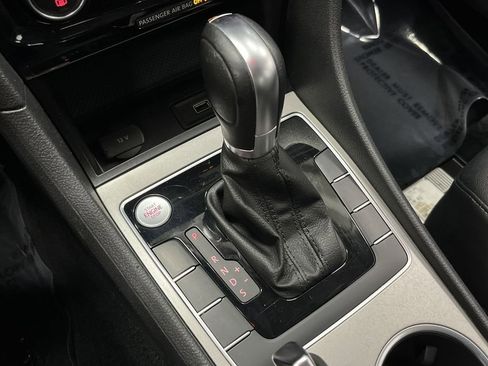 Used 2020 Volkswagen Passat 2.0T R-Line image 21