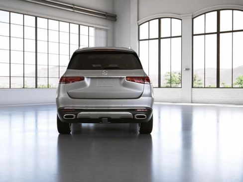 Used 2023 Mercedes-Benz GLS 450 4MATIC image 26