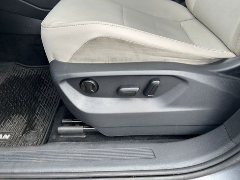 Used 2020 Volkswagen Tiguan SEL image 22