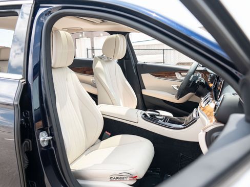 Used 2017 Mercedes-Benz E 300 4MATIC image 17