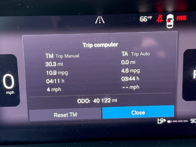 Certified 2024 Volvo XC60 B5 Plus w/ Protection Package Premier AWD/4WD image 13