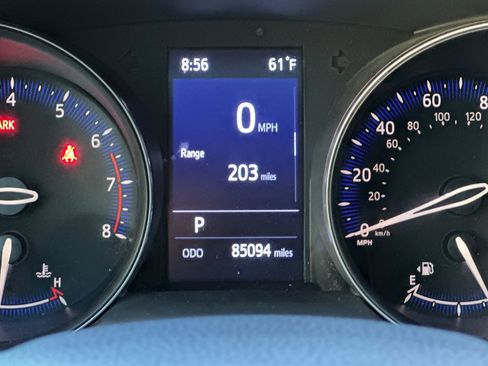 Used 2020 Toyota C-HR XLE image 28