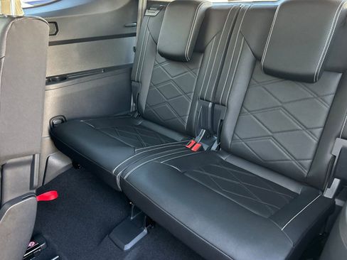 New 2026 Volkswagen Atlas SE image 13