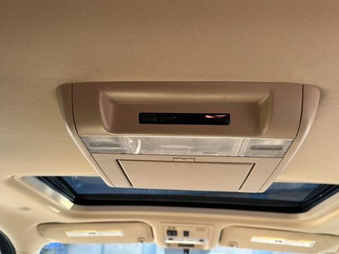 Used 2008 GMC Yukon XL SLT w/ SLT Preferred Equipment Group RWD image 33