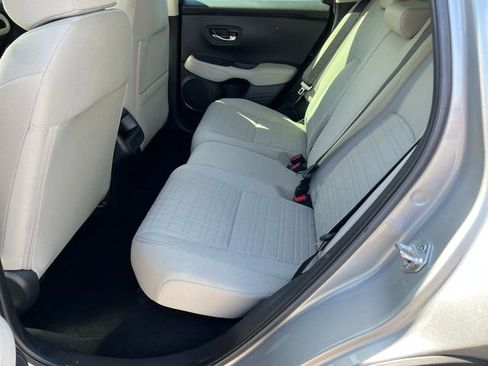 Certified 2025 Honda HR-V LX image 6