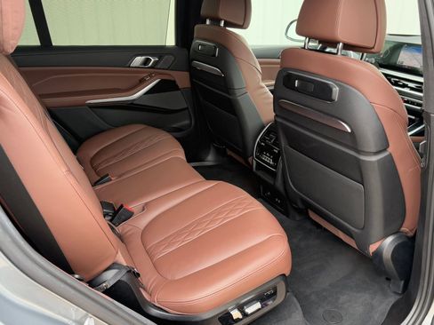 Used 2023 BMW X7 M60i w/ Executive Package image 44