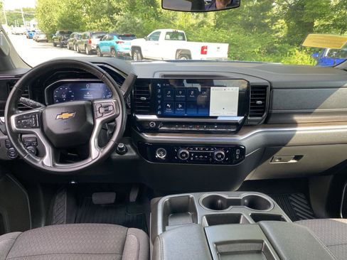 Certified 2024 Chevrolet Silverado 1500 LT AWD/4WD image 17