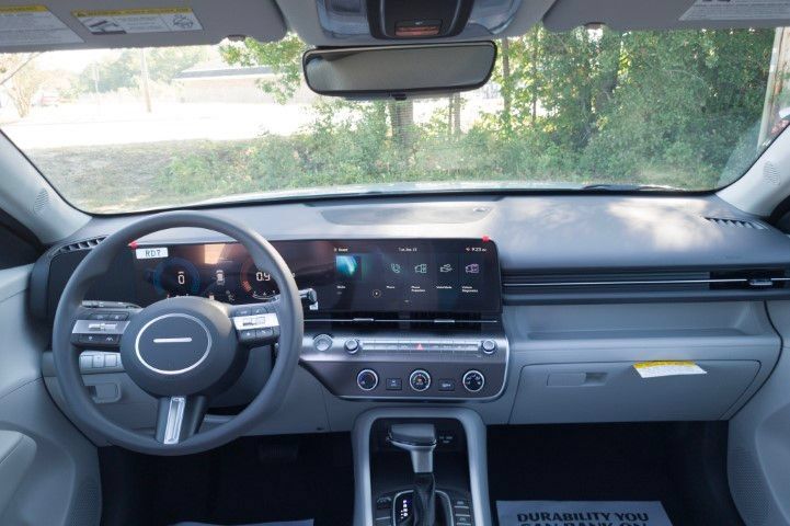 New 2027 Hyundai Kona SE FWD image 17