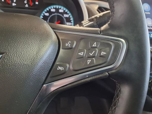 Used 2025 Chevrolet Malibu RS FWD image 24