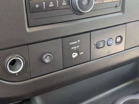 Used 2023 GMC Savana 3500 LS w/ Chrome Appearance Package image 23