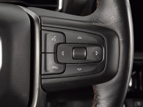 Used 2025 GMC Sierra 2500 AT4X image 17